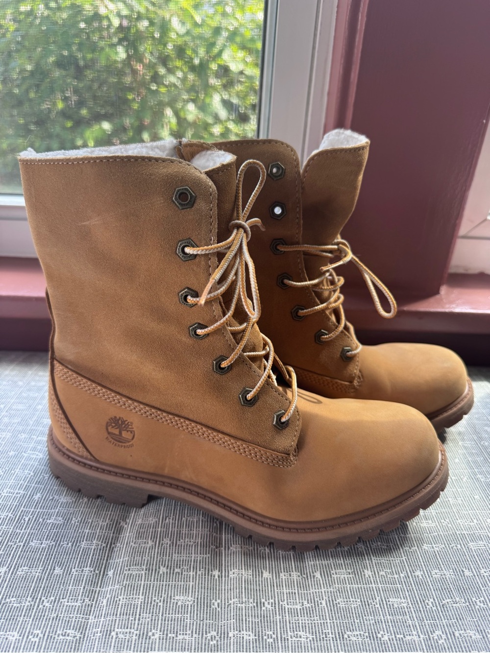 Timberland Women's Warm-Lined Waterproof Roll-Top Tan Boot Size 8.5